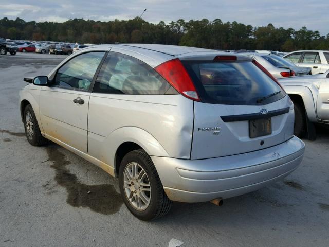 1FAFP31N87W274318 - 2007 FORD FOCUS ZX3 SILVER photo 3