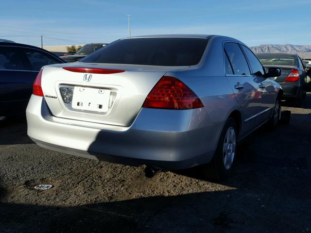 1HGCM56427A098771 - 2007 HONDA ACCORD LX SILVER photo 4