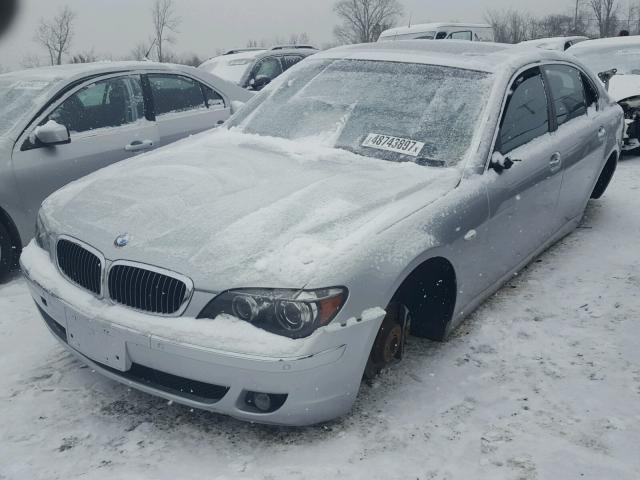 WBAHN83547DT66571 - 2007 BMW 750 SILVER photo 2