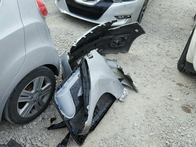 KL8CD6S98DC611908 - 2013 CHEVROLET SPARK 1LT Серебристый фото 9