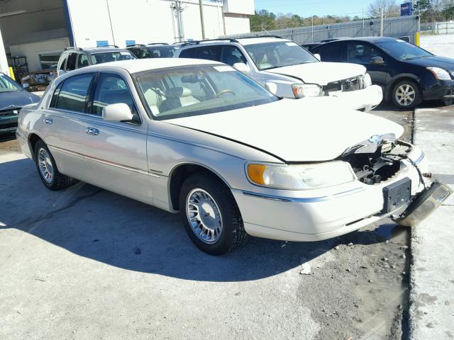 1LNHM83WXYY876833 - 2000 LINCOLN TOWN CAR C WHITE photo 1