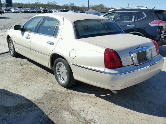 1LNHM83WXYY876833 - 2000 LINCOLN TOWN CAR C WHITE photo 3