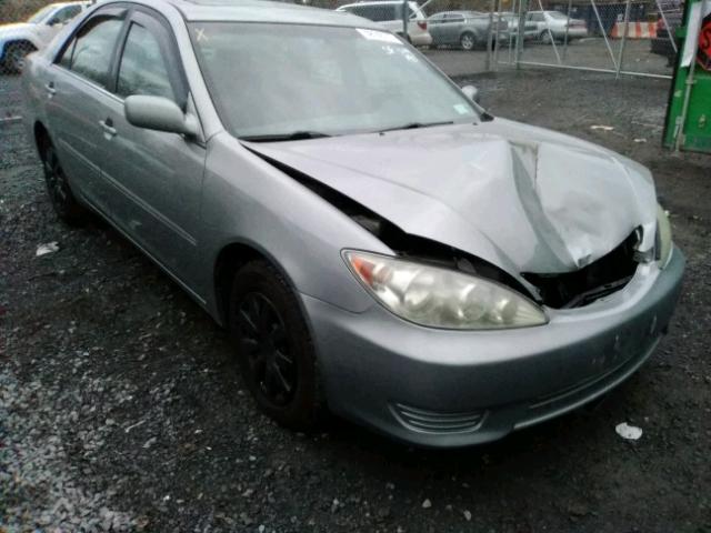 4T1BE32K25U632066 - 2005 TOYOTA CAMRY LE SILVER photo 1