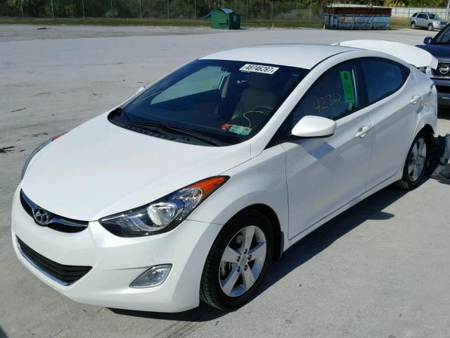 5NPDH4AE0DH297081 - 2013 HYUNDAI ELANTRA GL SILVER photo 2