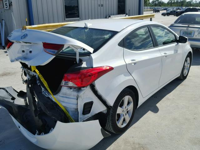 5NPDH4AE0DH297081 - 2013 HYUNDAI ELANTRA GL SILVER photo 4