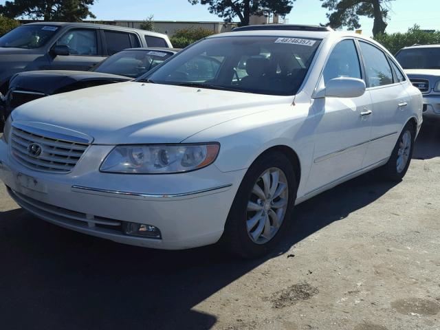 KMHFC46F36A064598 - 2006 HYUNDAI AZERA SE WHITE photo 2