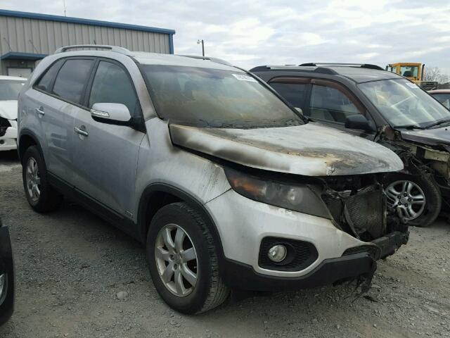 5XYKTDA66DG411901 - 2013 KIA SORENTO LX SILVER photo 1