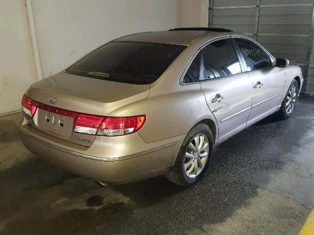 KMHFC46F16A042129 - 2006 HYUNDAI AZERA SE GOLD photo 4