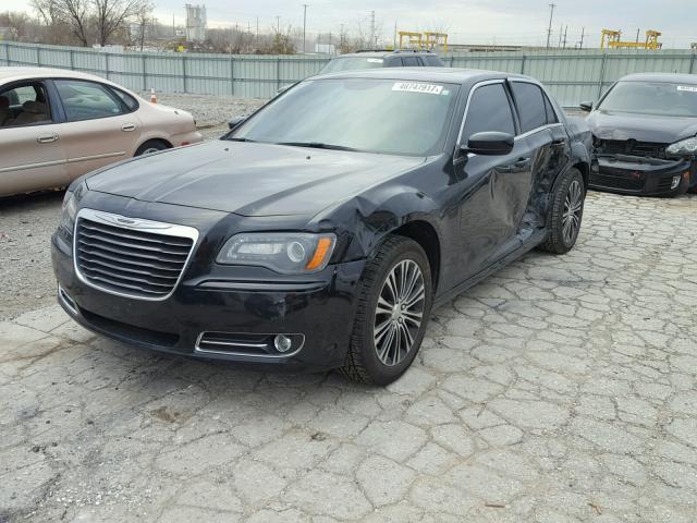 2C3CCAGG3EH203114 - 2014 CHRYSLER 300 S BLACK photo 2