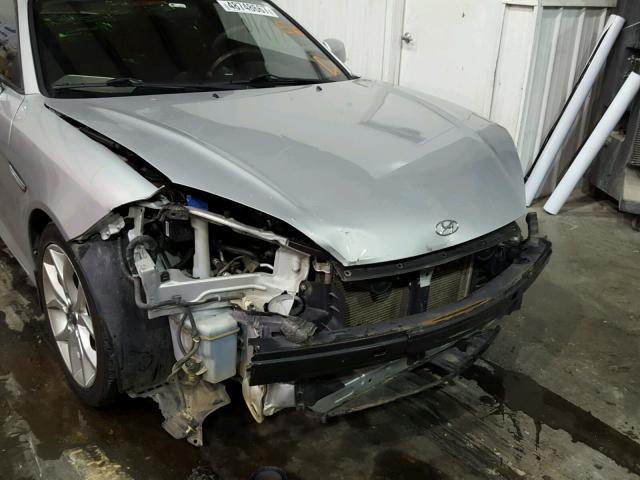 KMHHM66D08U289711 - 2008 HYUNDAI TIBURON GS SILVER photo 9