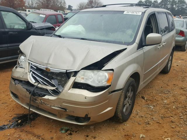 2A8HR54199R606398 - 2009 CHRYSLER TOWN & COU GOLD photo 2