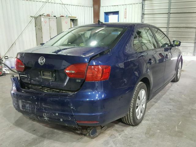 3VWD17AJ3EM423235 - 2014 VOLKSWAGEN JETTA SE 蓝色 照片 4