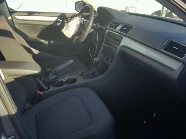 1VWAP7A33DC034422 - 2013 VOLKSWAGEN PASSAT S ვერცხლისფერი ფოტო 5