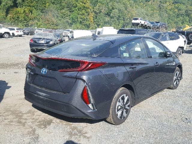 JTDKARFP6H3055657 - 2017 TOYOTA PRIUS PRIM ნაცრისფერი ფოტო 4