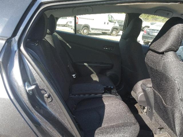 JTDKARFP6H3055657 - 2017 TOYOTA PRIUS PRIM ნაცრისფერი ფოტო 6