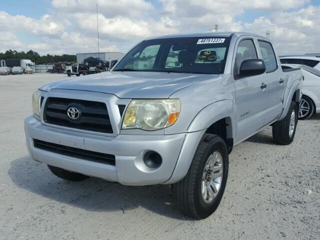 3TMJU62N86M016358 - 2006 TOYOTA TACOMA DOU SILVER photo 2