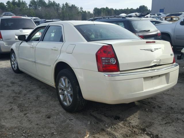 2C3KA33G28H176561 - 2008 CHRYSLER 300 LIMITE WHITE photo 3