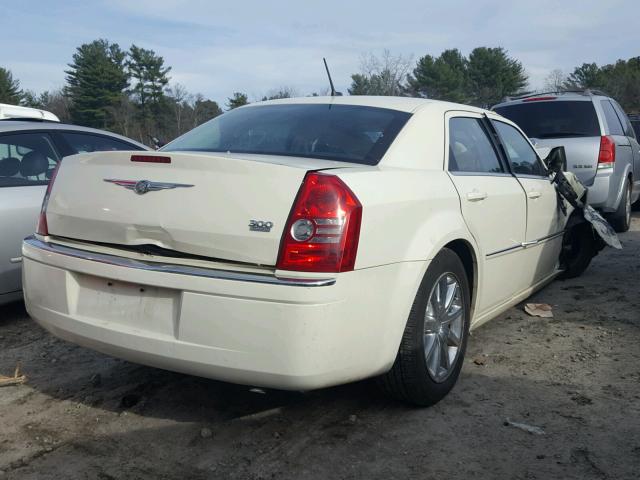 2C3KA33G28H176561 - 2008 CHRYSLER 300 LIMITE WHITE photo 4