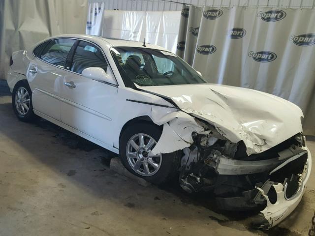 2G4WD532451221245 - 2005 BUICK LACROSSE C WHITE photo 1