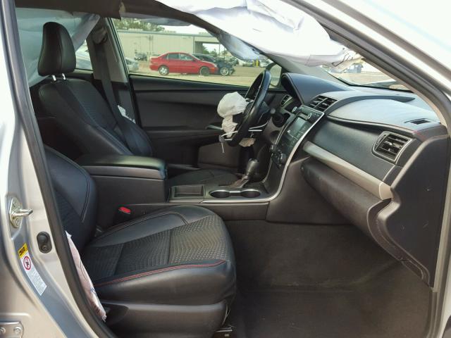 4T1BF1FK0FU885819 - 2015 TOYOTA CAMRY LE 银色 照片 5