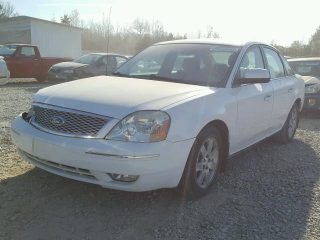 1FAHP24197G103552 - 2007 FORD FIVE HUNDR WHITE photo 2