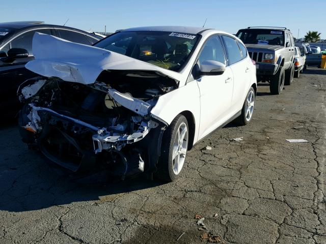 1FADP3N29DL252056 - 2013 FORD FOCUS TITA WHITE photo 2