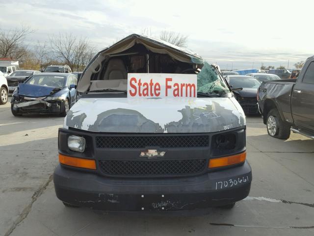 1GCGG25VX61174610 - 2006 CHEVROLET EXPRESS G2 WHITE photo 9