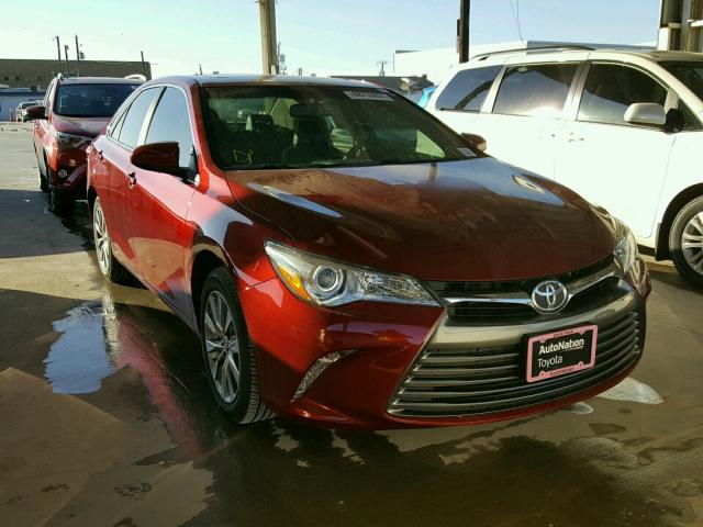 4T1BF1FK0HU770382 - 2017 TOYOTA CAMRY LE RED photo 1