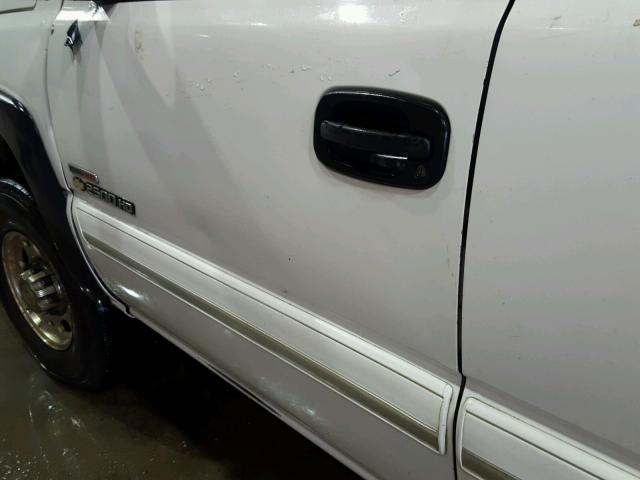 1GCHC29113E125257 - 2003 CHEVROLET SILVERADO WHITE photo 9