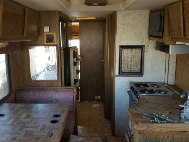 1GDKP37W1J3501586 - 1988 GMC MOTOR HOME CREAM photo 6