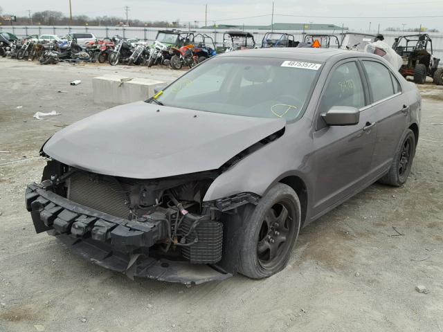 3FAHP0HA5AR415723 - 2010 FORD FUSION SE GRAY photo 2