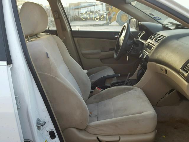 1HGCM66364A036928 - 2004 HONDA ACCORD LX WHITE photo 5