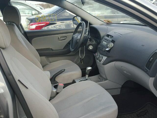 KMHDU46D19U791907 - 2009 HYUNDAI ELANTRA GL GRAY photo 5