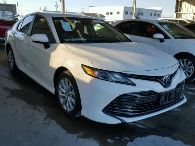 JTNB11HK1J3010954 - 2018 TOYOTA CAMRY L SILVER photo 1