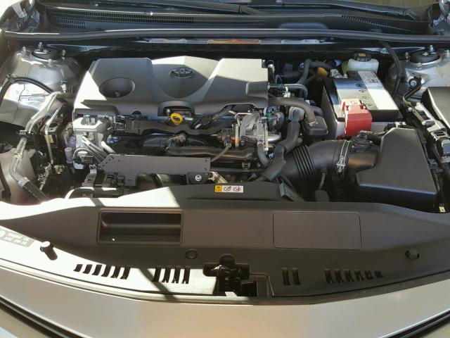 JTNB11HK6J3013204 - 2018 TOYOTA CAMRY L 银色 照片 7