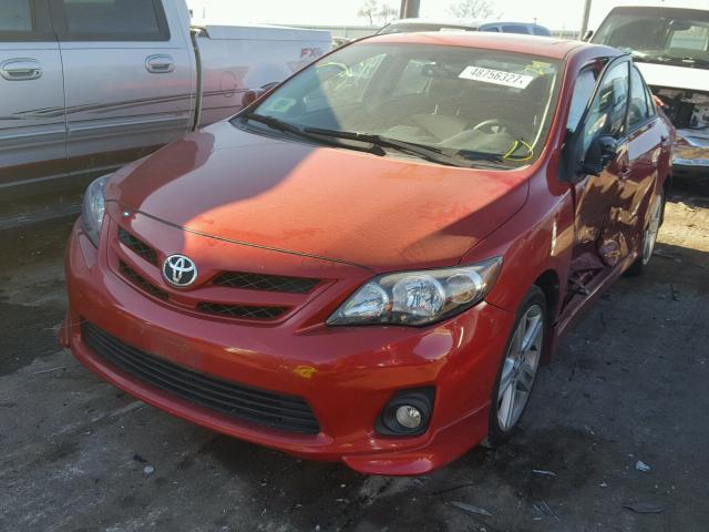 2T1BU4EE2DC938148 - 2013 TOYOTA COROLLA BA RED photo 2