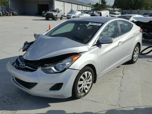 5NPDH4AE8DH205943 - 2013 HYUNDAI ELANTRA GL SILVER photo 2