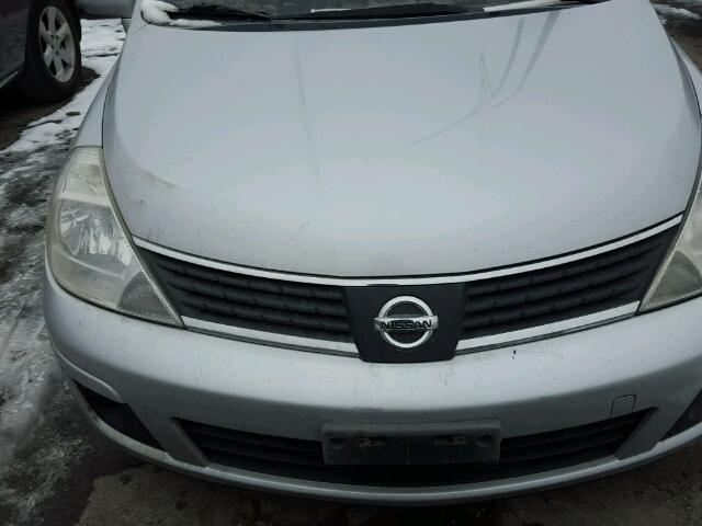 3N1BC11E57L401432 - 2007 NISSAN VERSA S SILVER photo 7