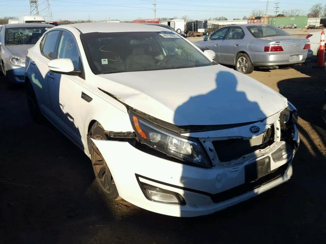 KNAGM4A79F5550988 - 2015 KIA OPTIMA LX WHITE photo 1