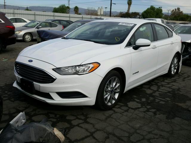 3FA6P0LU9HR242176 - 2017 FORD FUSION SE WHITE photo 2