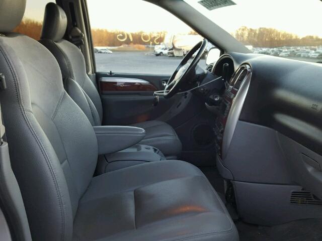 2A8GP64L27R115287 - 2007 CHRYSLER TOWN & COU 银色 照片 5