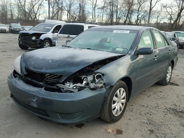 4T1BE30K65U097181 - 2005 TOYOTA CAMRY LE GREEN photo 2