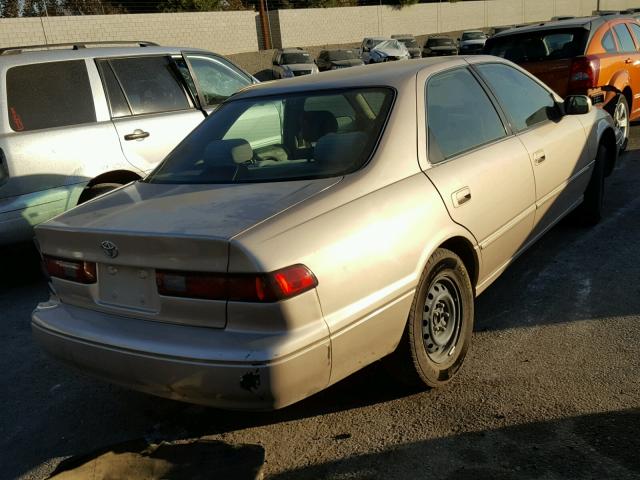 JT2BG22K3W0180333 - 1998 TOYOTA CAMRY CE GOLD photo 4