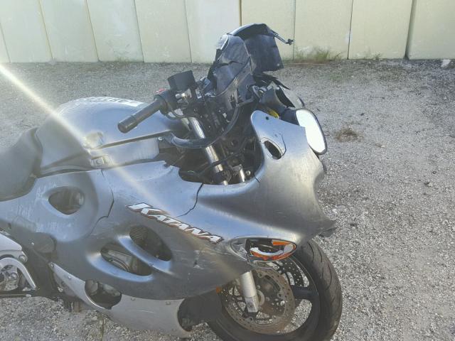 JS1GR7GA152100643 - 2005 SUZUKI GSX750 F GRAY photo 9