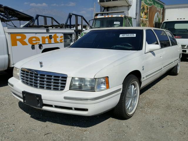1GEEH90Y9XU550817 - 1999 CADILLAC COMMERCIAL WHITE photo 2
