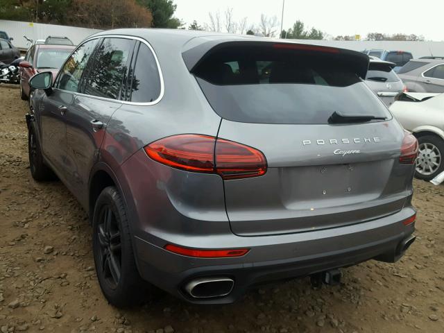 WP1AA2A24GKA10458 - 2016 PORSCHE CAYENNE GRAY photo 3