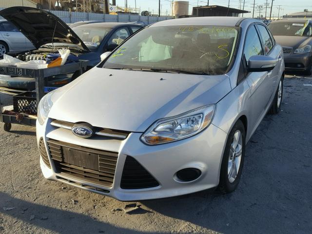 1FADP3F27EL399332 - 2014 FORD FOCUS SE SILVER photo 2