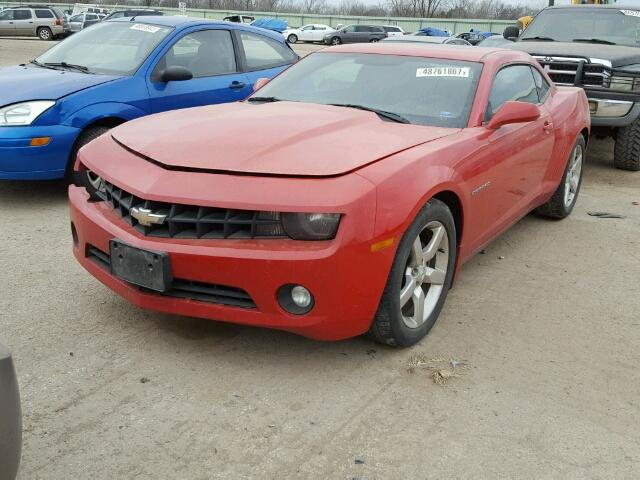 2G1FB1ED0B9166283 - 2011 CHEVROLET CAMARO LT RED photo 2