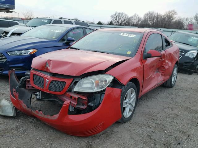 1G2AL18F087124593 - 2008 PONTIAC G5 RED photo 2