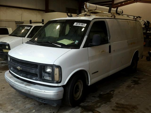 1GCFG25WXY1108985 - 2000 CHEVROLET EXPRESS G2 WHITE photo 2